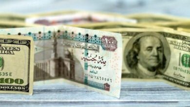 الدولار-يقفز-إلى-53.5-جنيه-مع-تصاعد-وتيرة-الحرب 
